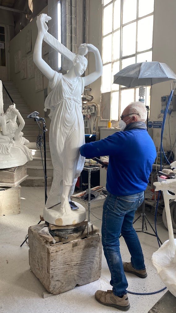 statua ballerina in marmo
